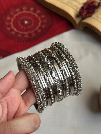 Zari Bangles Set