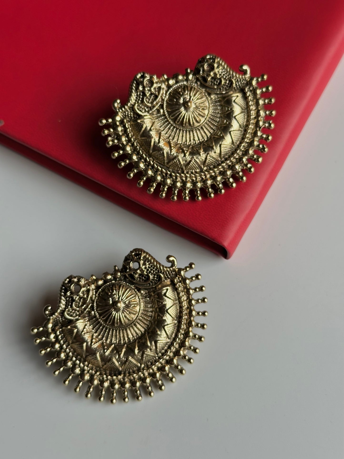 Gulnaz Studs