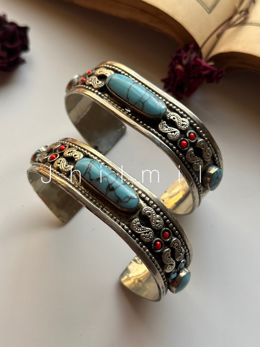 Vintage Metal Handcuff - 5