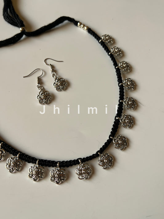 Minimal Dori Choker Design 2