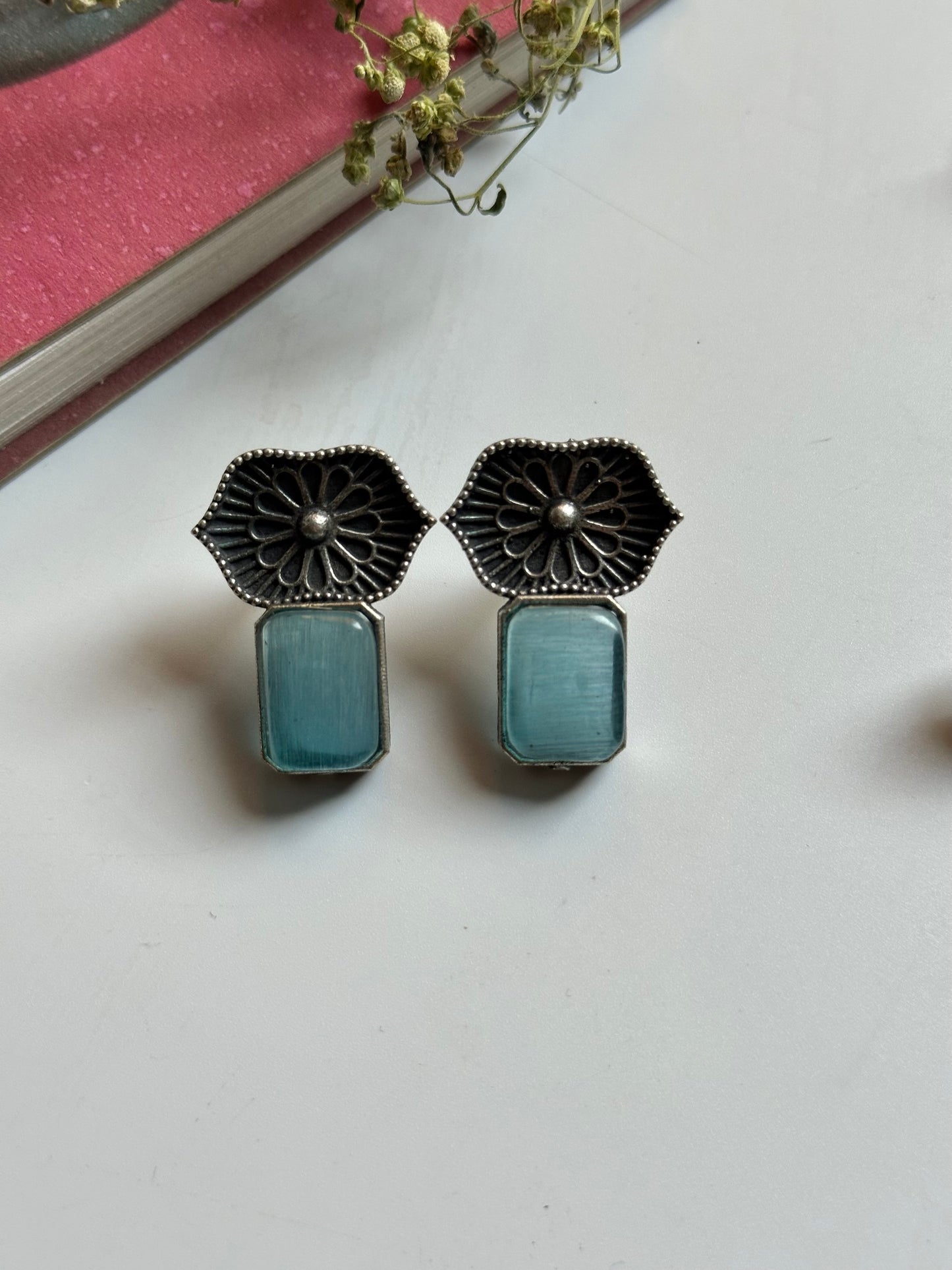 Daisy Studs