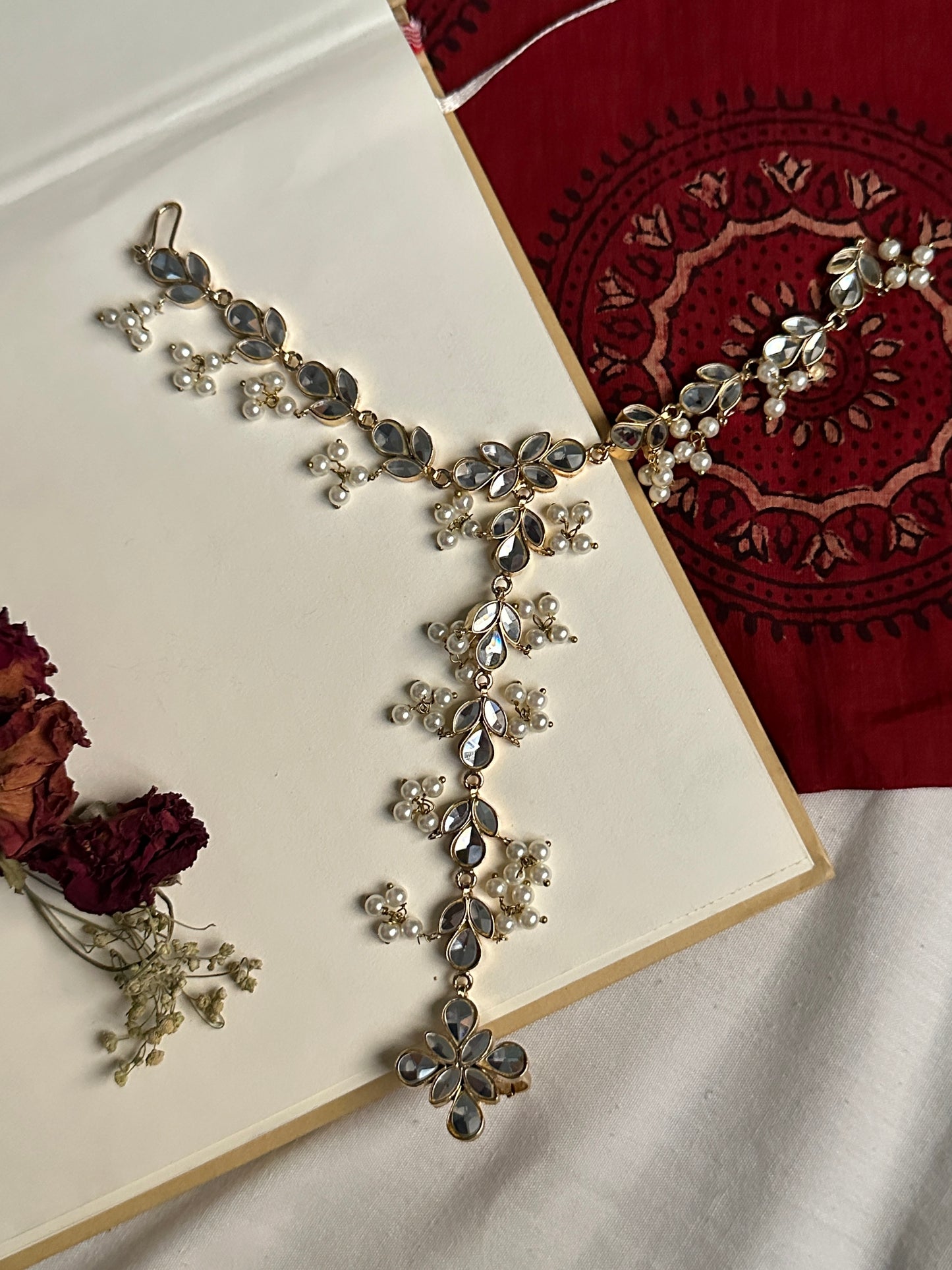 Mira Kundan Hathphool/Angla