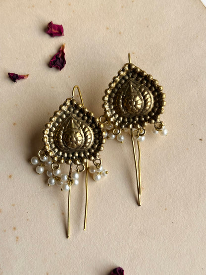 Paan Pin Earcuff