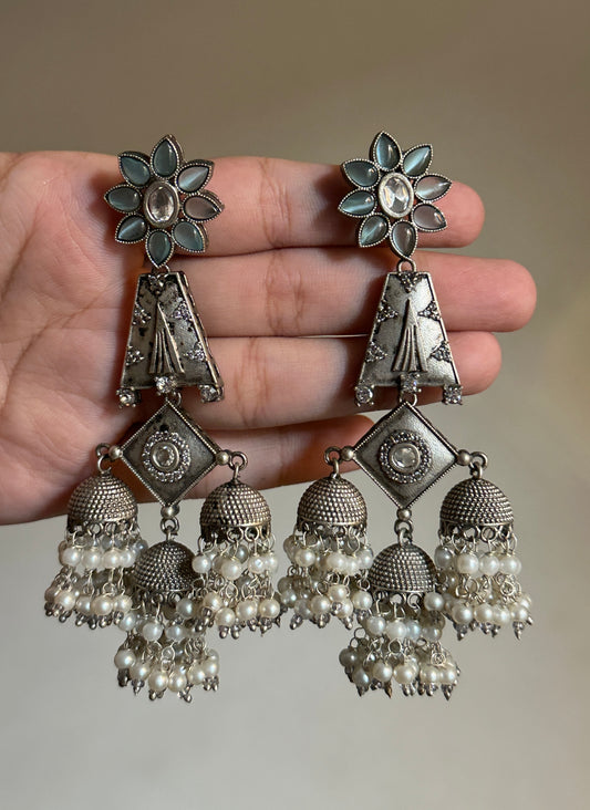Teen Jhumki Dangler
