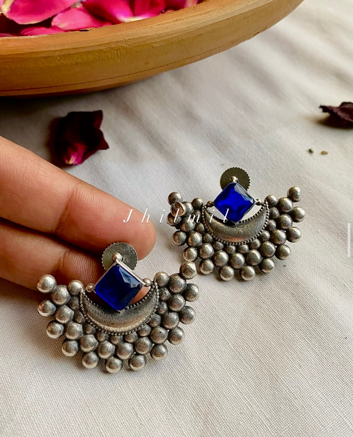 Stone Pankhi ear candy