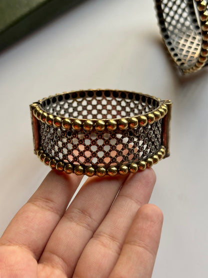 Dual Tone Jaal kara