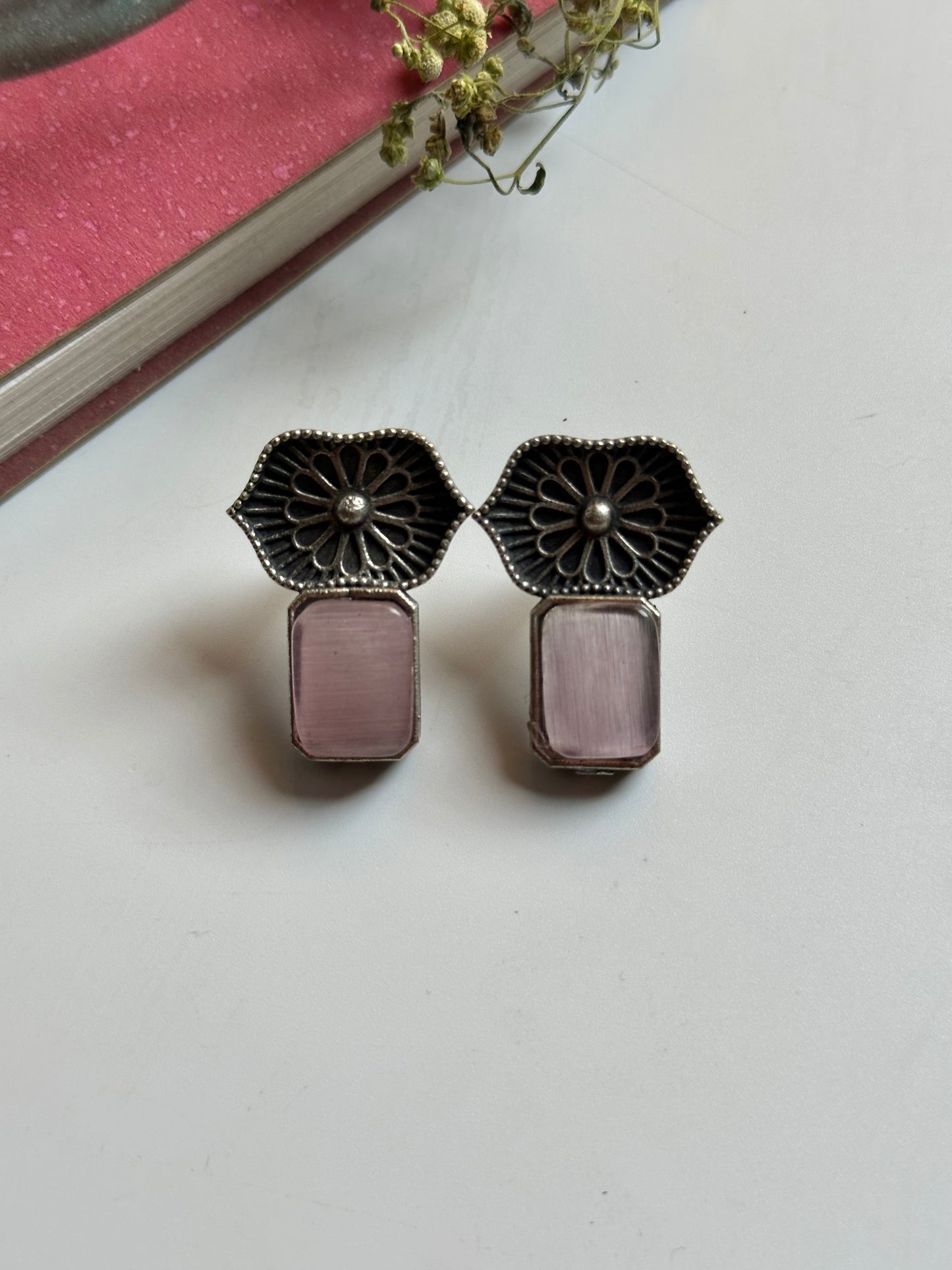 Daisy Studs