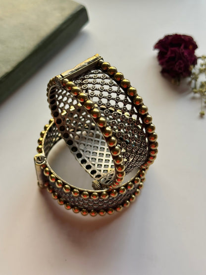 Dual Tone Jaal kara
