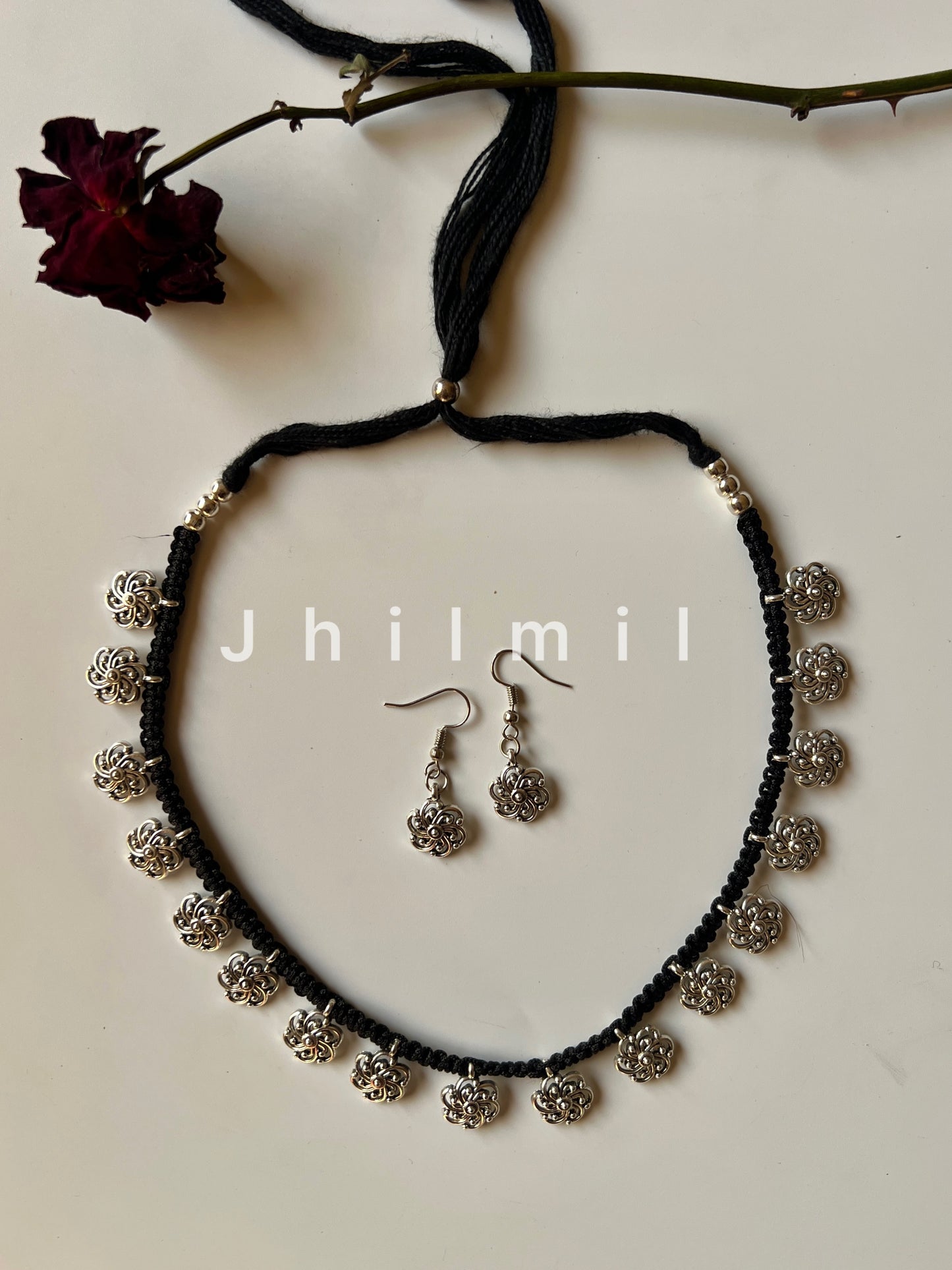 Minimal Dori Choker Design 2