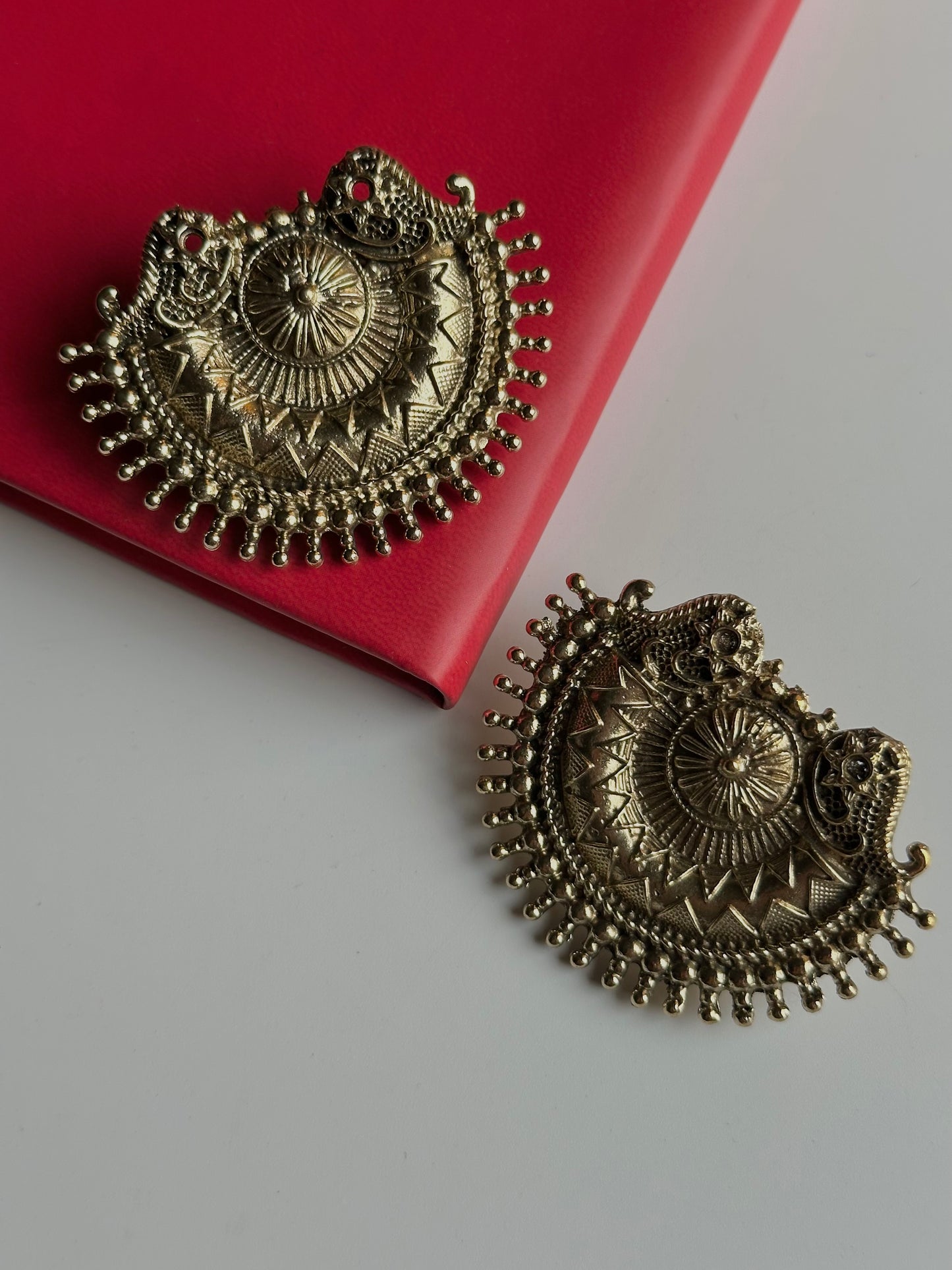 Gulnaz Studs