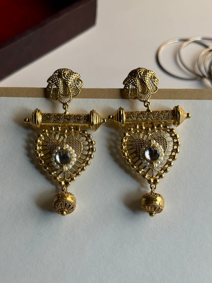 Dil Danglers