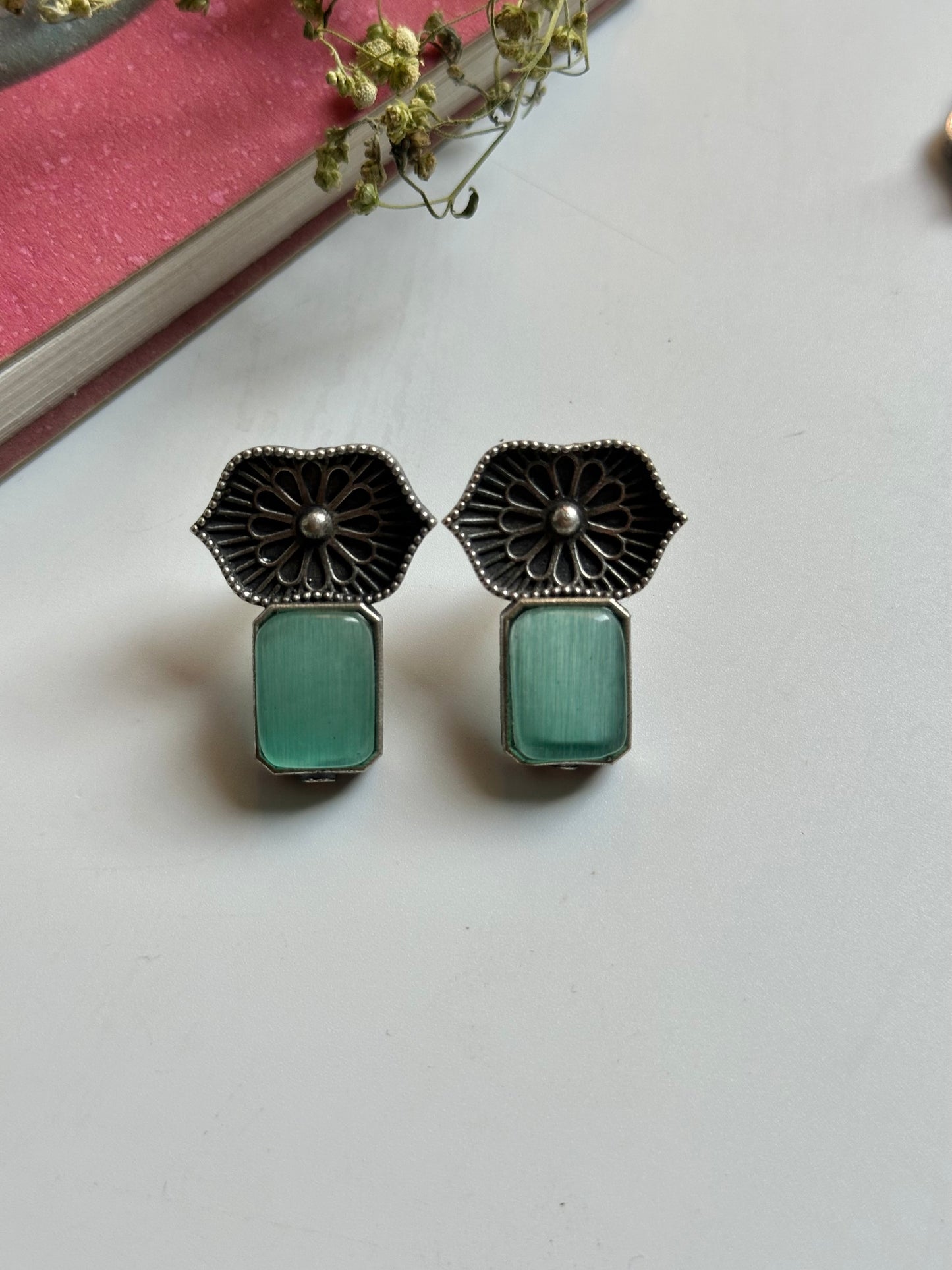 Daisy Studs