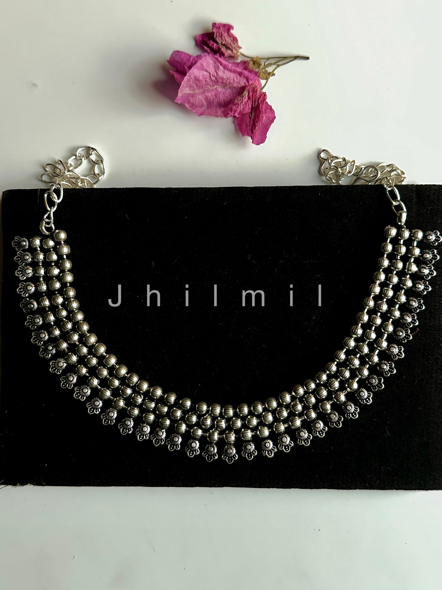 Minimal choker Design 1