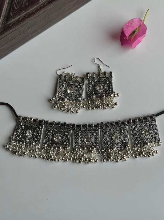 Square Dori Choker Design 2