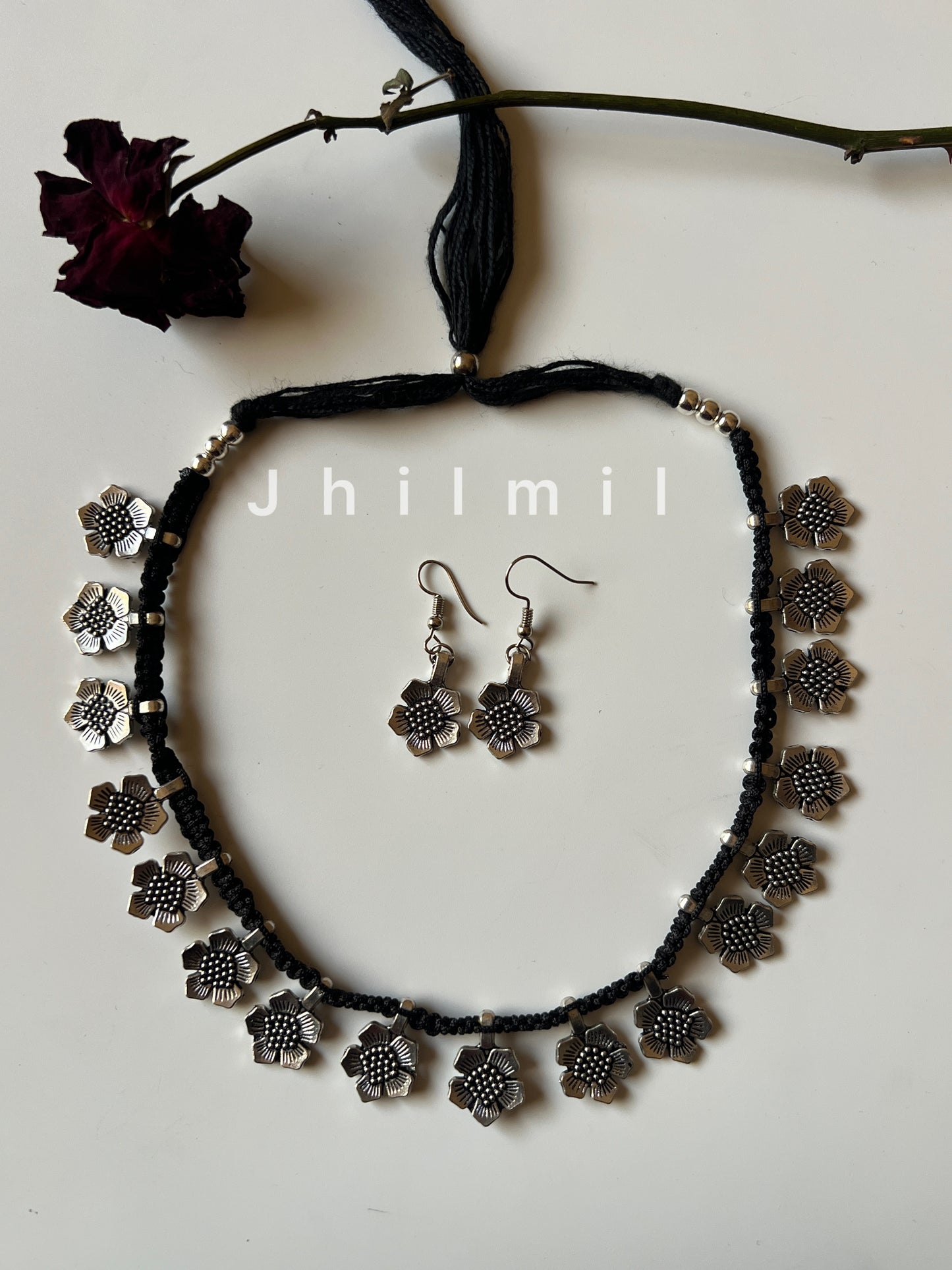 Minimal Dori Choker Design 4