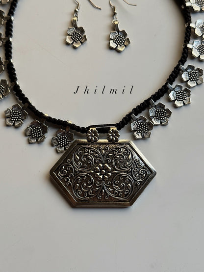 Hexa Choker Set