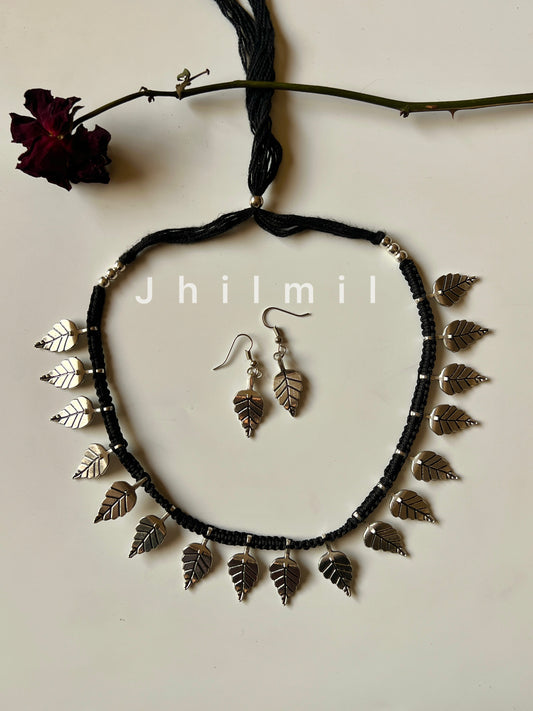 Minimal Dori Choker Design 5