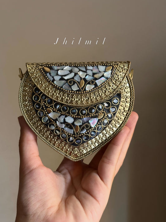 Paan Clutch