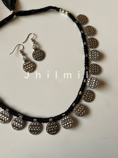 Minimal Dori Choker Design 1