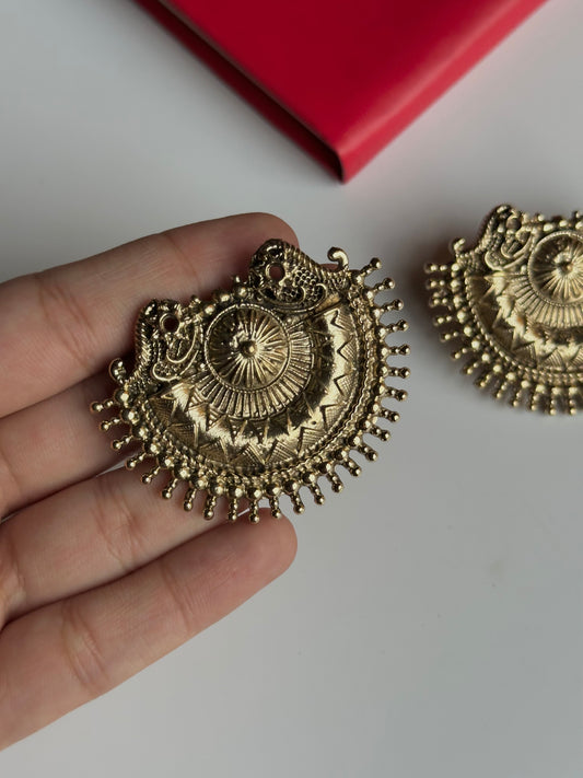 Gulnaz Studs