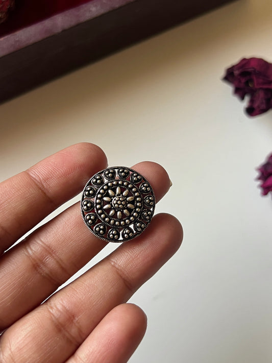 Small Oxidized ring - 6