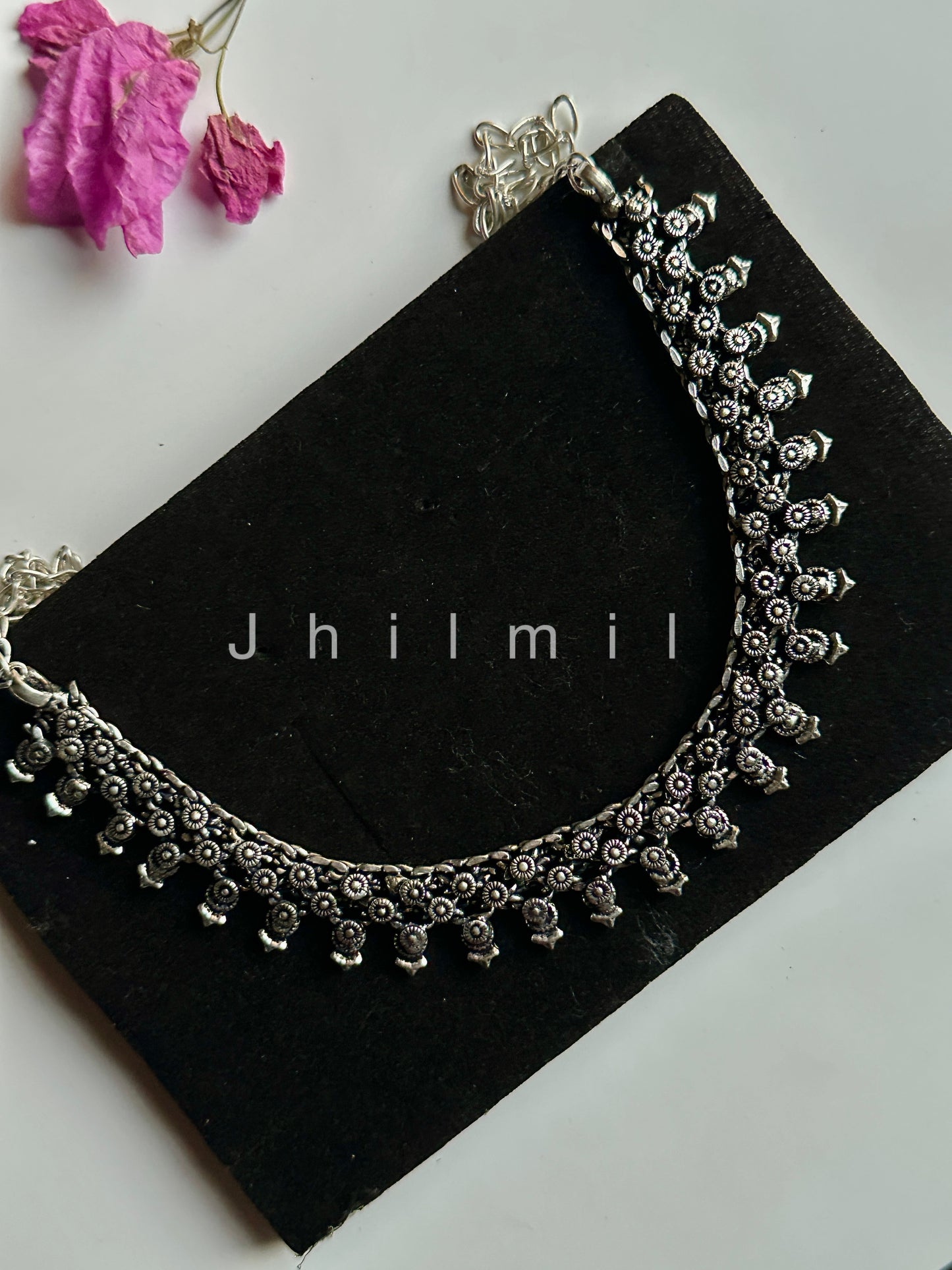 Minimal Choker Design 3