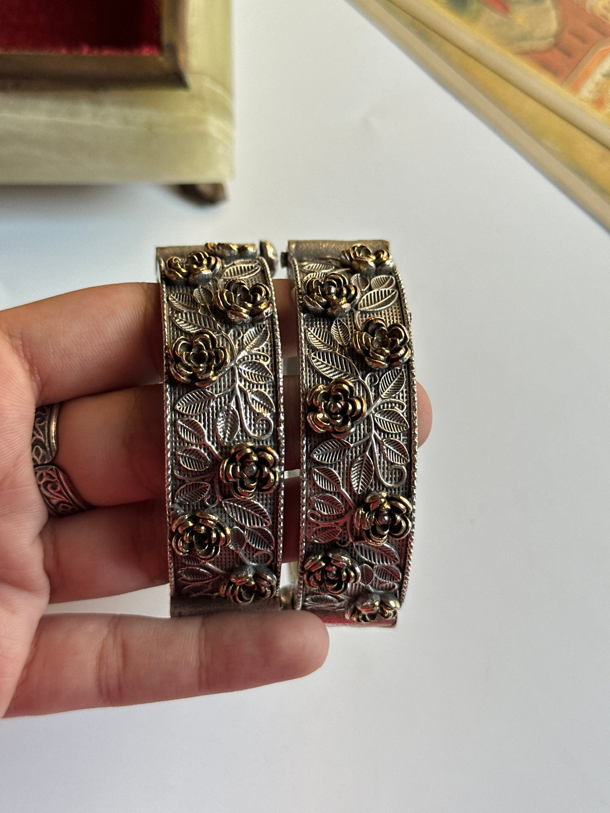 Dual Tone Flower Embossed Kara
