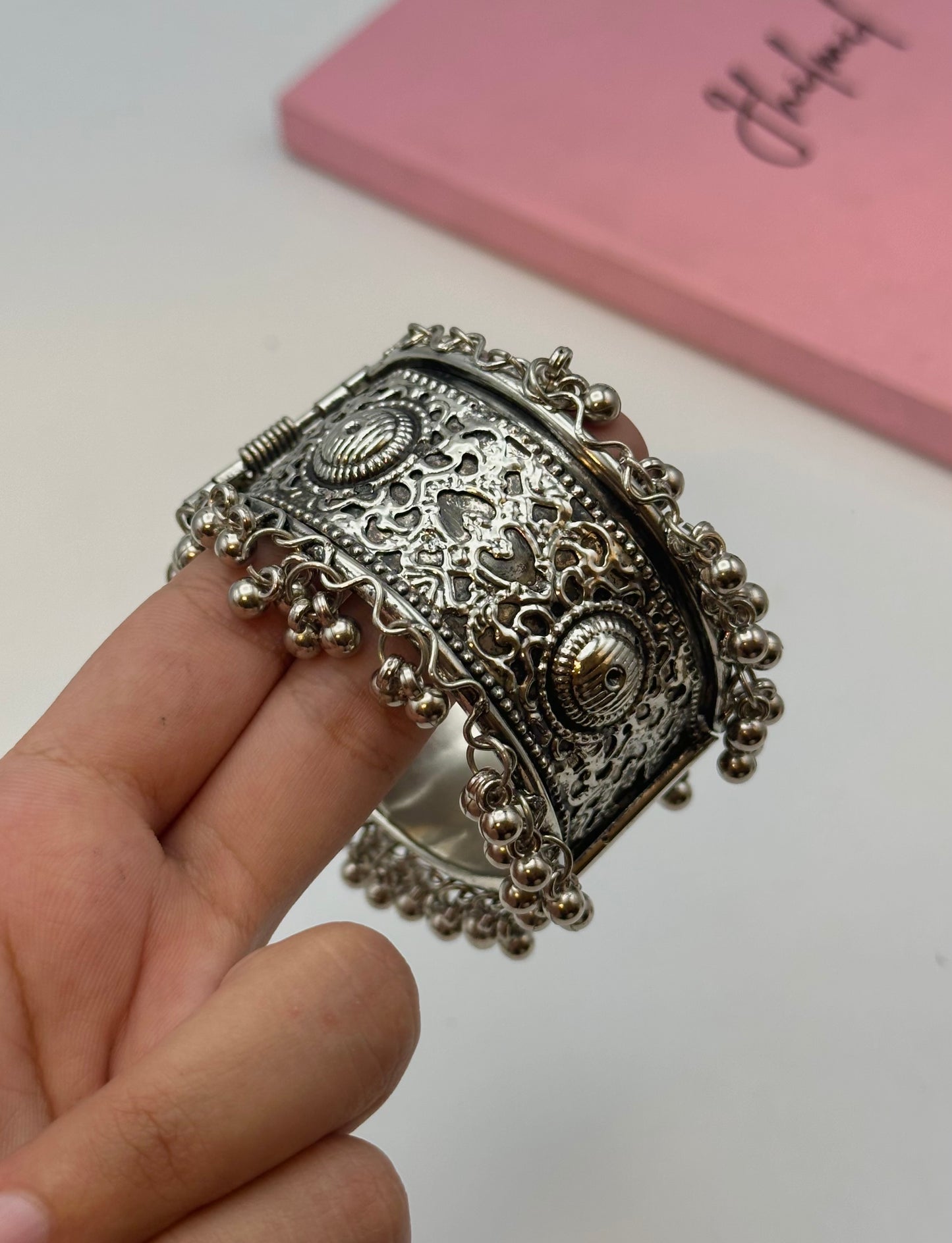 Eid Oxidized Handcuff