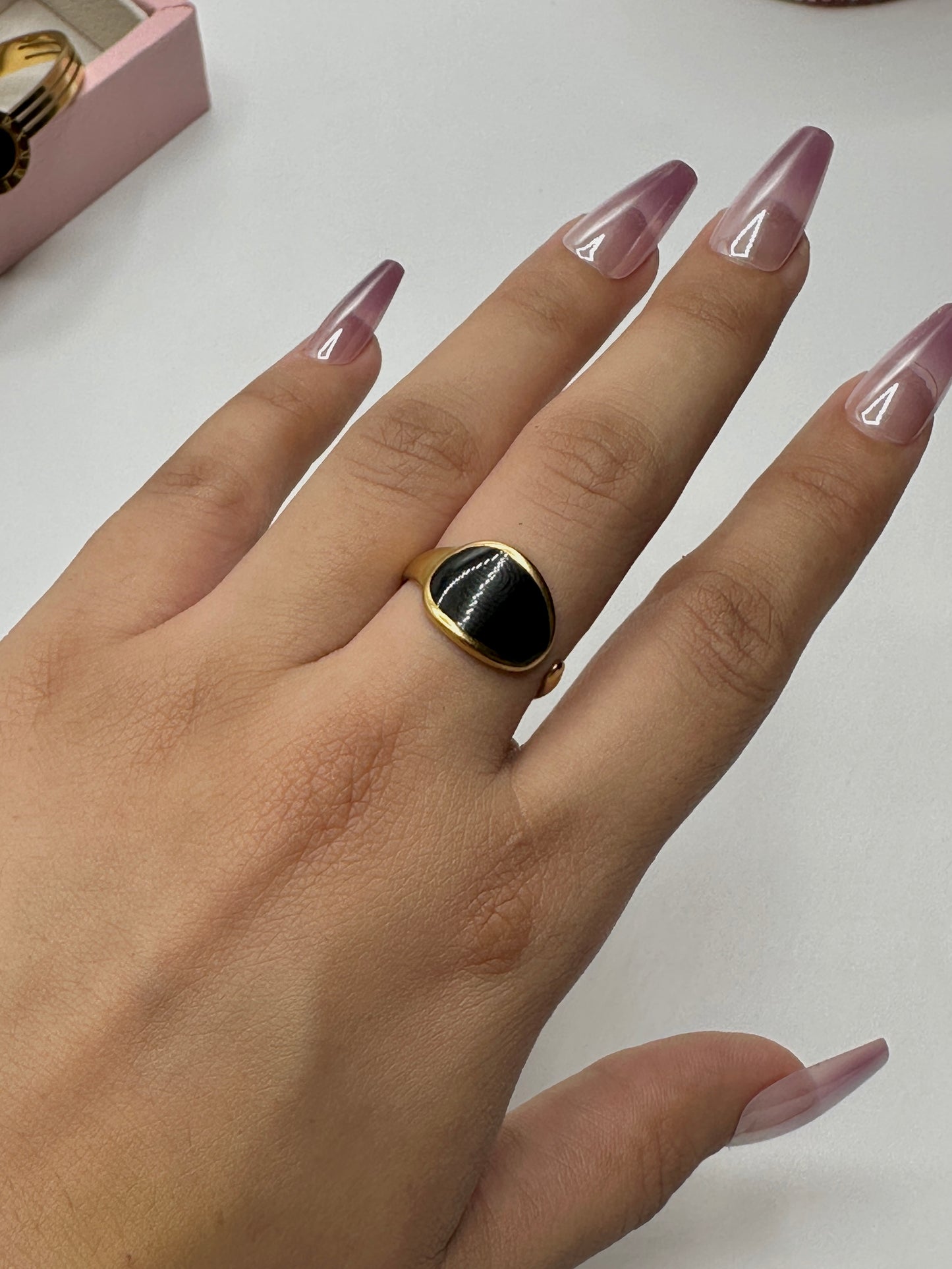 Black Round Ring