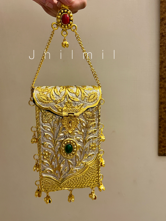 Sunehri Glow Clutch- Design 5
