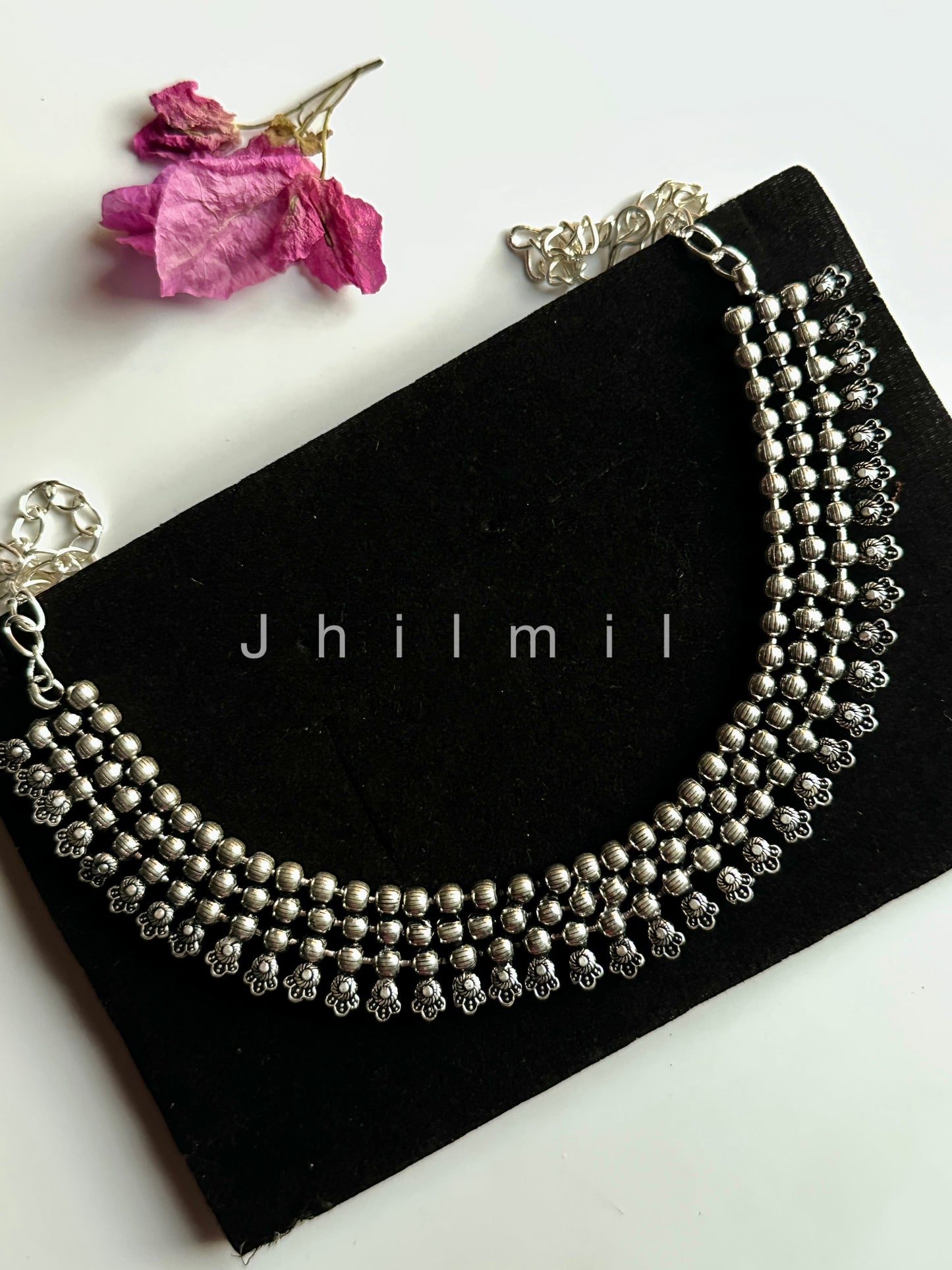 Minimal choker Design 1