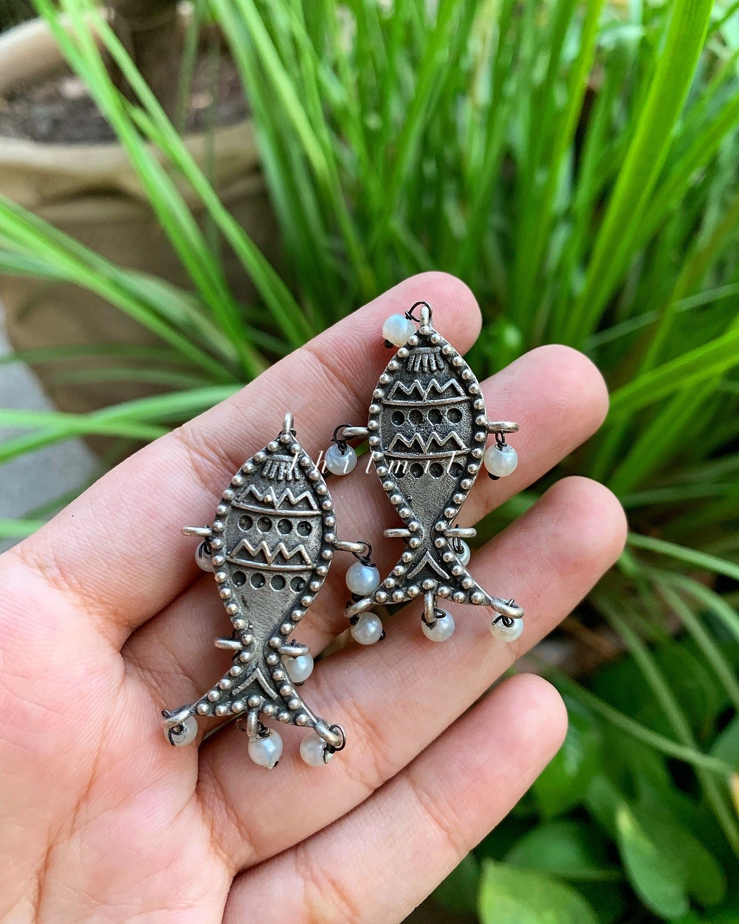 Fish studs