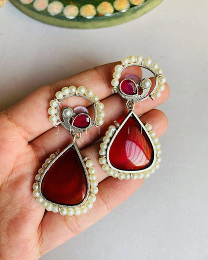Peacock pearl Dangling ear candy