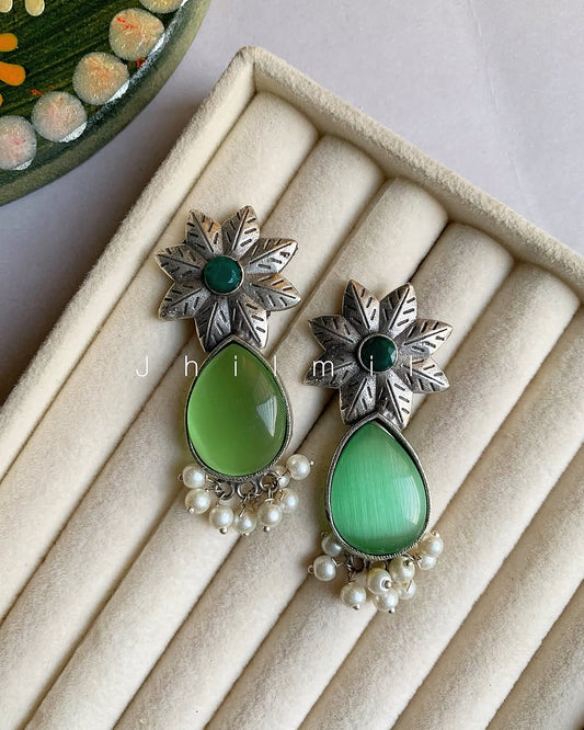 Flower stone drop Ear candy