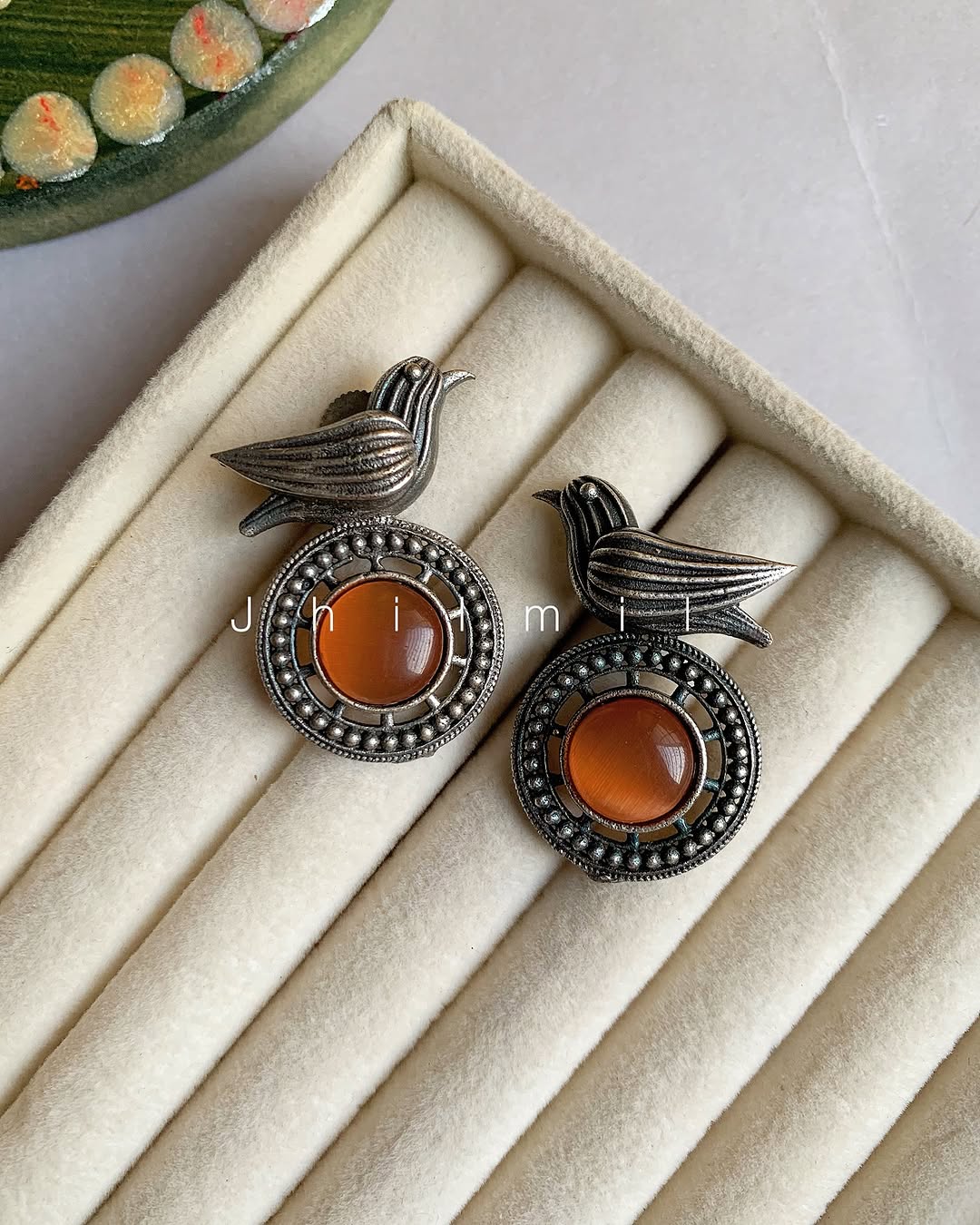 Bird Motif Circled Ear candy