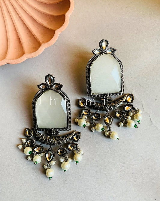 MonaLisa Stone Dangling earring