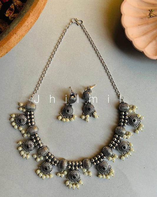 Round Designed Choker set