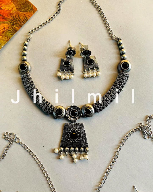 Beautiful oxidized stone necklace set