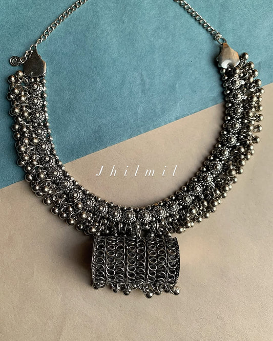Dholki Chunky Choker