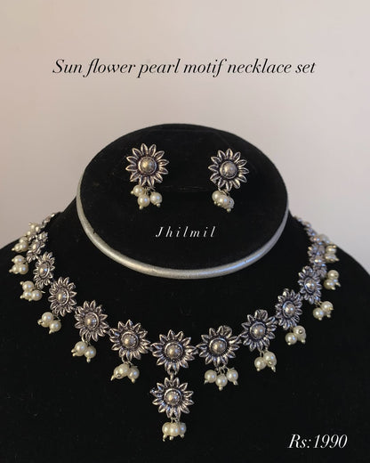 Sun Flower Motif Necklace Set