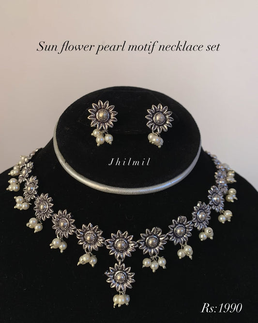 Sun Flower Motif Necklace Set