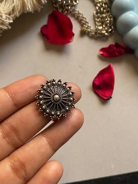 Small Oxidized Ring 001