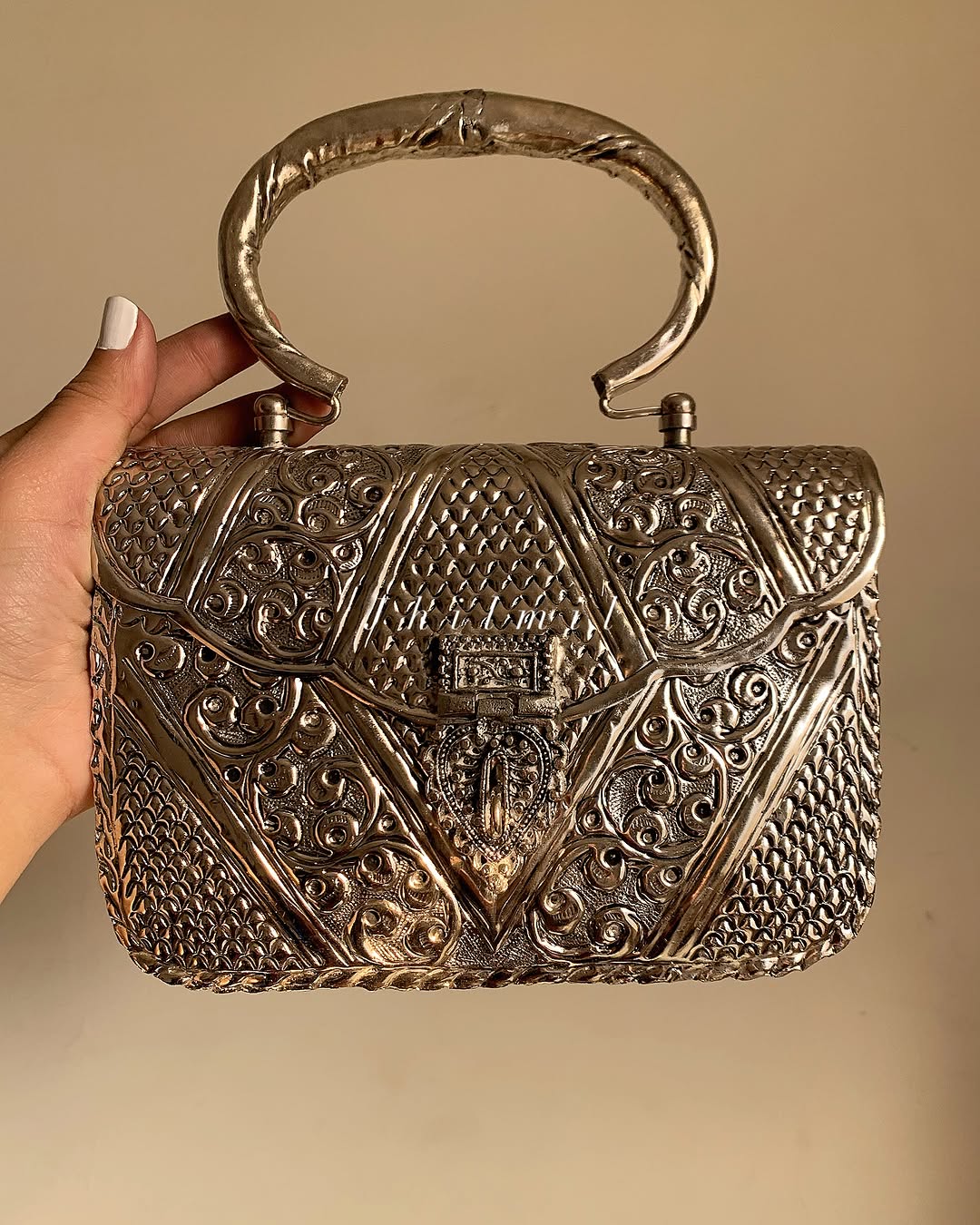 Rajhastani Metal Clutch Design 001