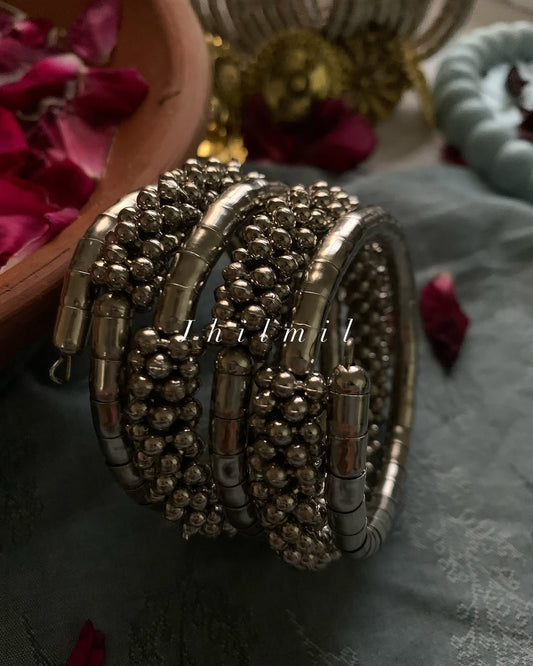 Spiral handcuff - B