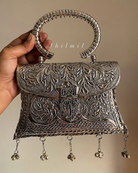 Rajhastani Metal Clutch Design 004