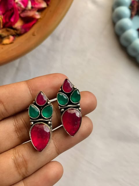 Mini Petal Ear candy