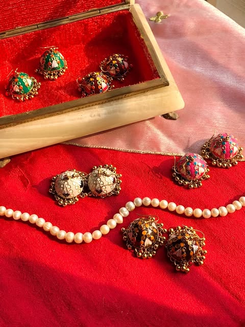 Meena Jhumki 