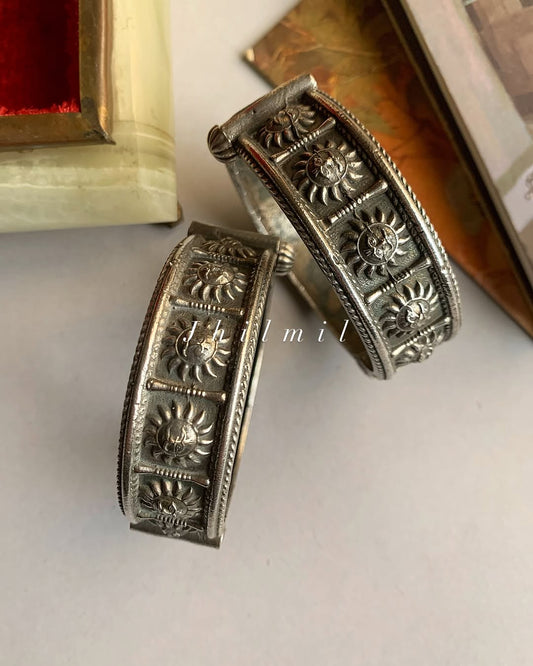 Sooraj Oxidized Kara