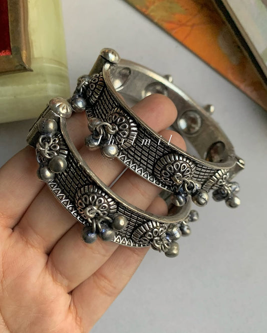 Openable Flower motif ghungroo kara