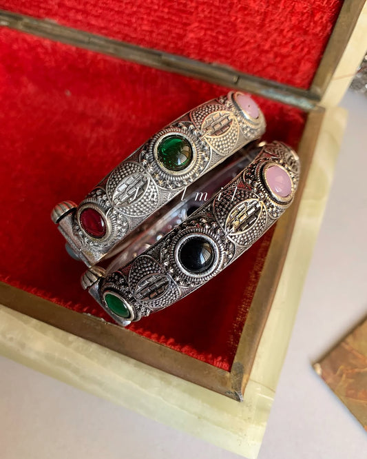 Multi Stone Tribal Kara